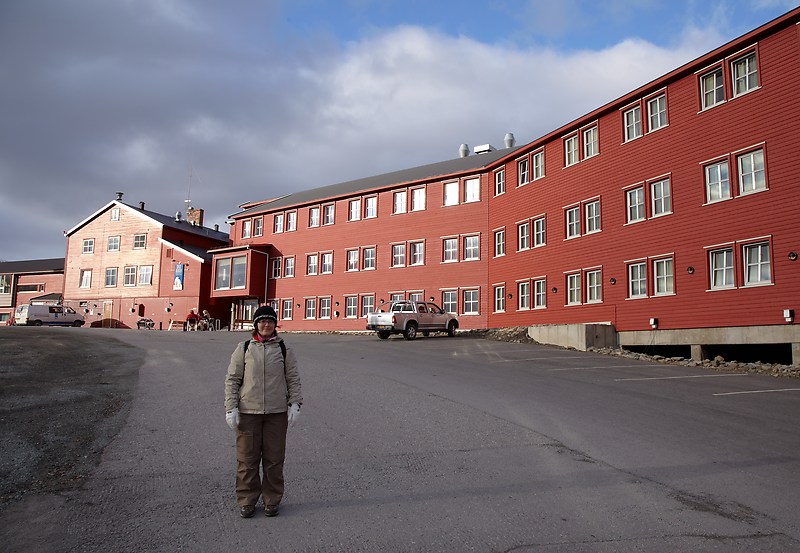 Leena ja Spitsbergen-hotelli.