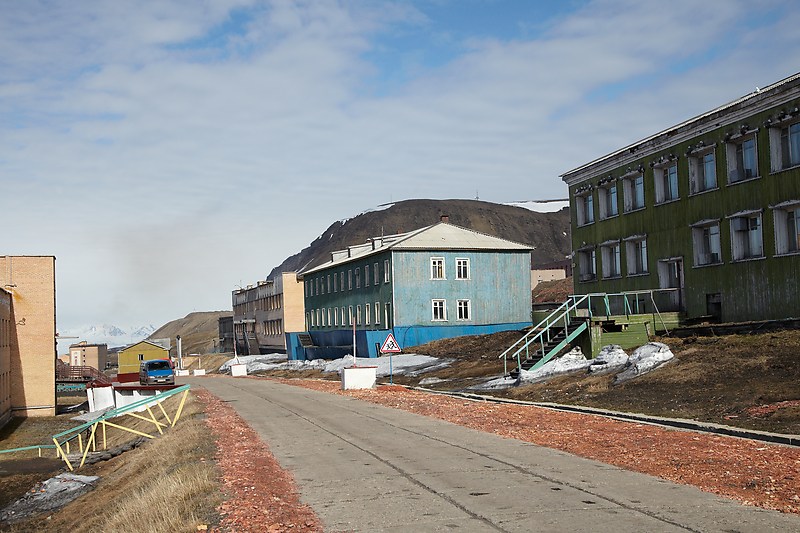 Barentsburgin pääkatu.