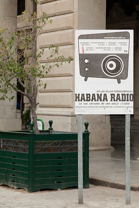 Habana Radio-mainoskyltti.