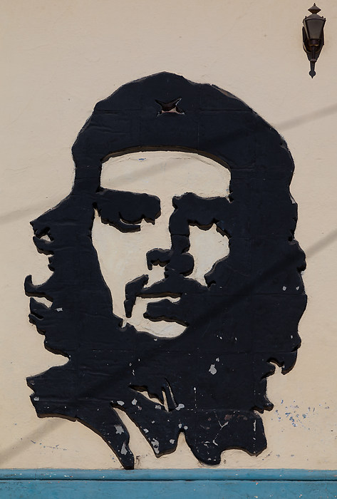 Ernesto Che Guevara maalattuna seinään.